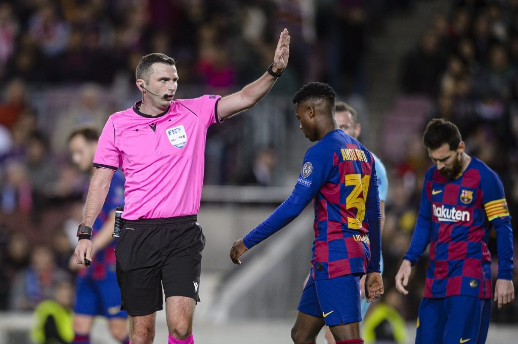 مايكل أوليفر - ليونيل ميسي - برشلونة - المصدر (Getty images)