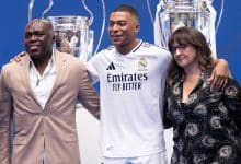 كيليان مبابي - والده ويلفريد - والدته فايزة العماري - المصدر (Getty images)