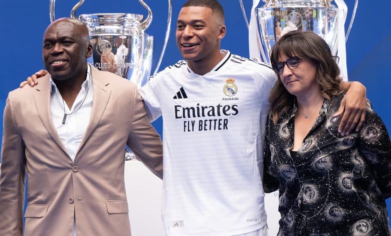 كيليان مبابي - والده ويلفريد - والدته فايزة العماري - المصدر (Getty images)