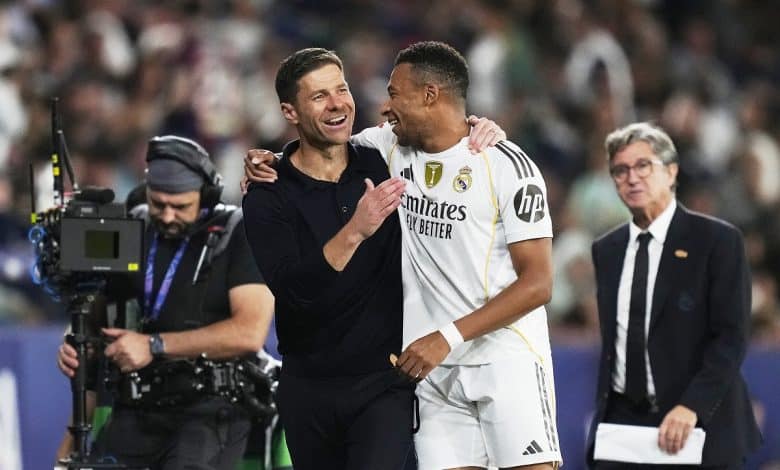 كيليان مبابي - تشابي ألونسو - المصدر (Getty images)