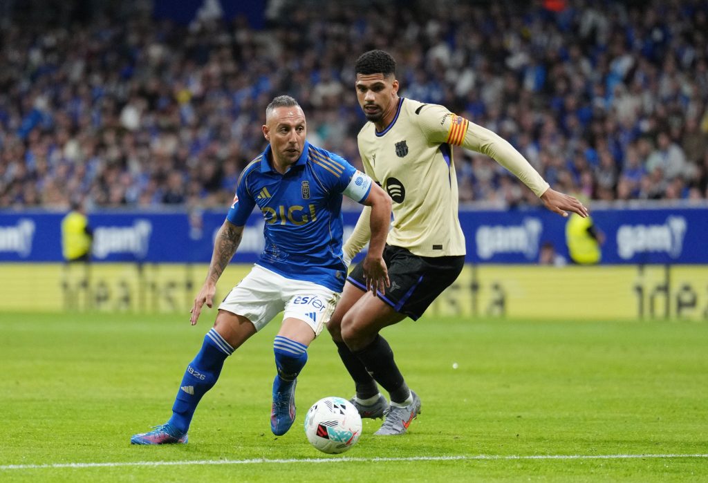 سانتي كازورلا - رونالد أراوخو - برشلونة ضد ريال أوفييدو (المصدر:Gettyimages)
