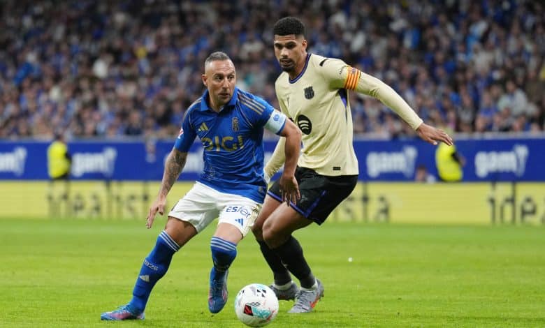 سانتي كازورلا - رونالد أراوخو - برشلونة ضد ريال أوفييدو (المصدر:Gettyimages)