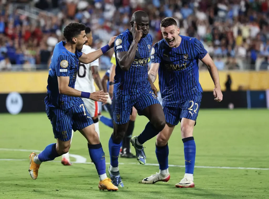 ما القناة الناقلة لمباراة الهلال ضد القادسية وأين تشاهد مباريات الدوري السعودي؟