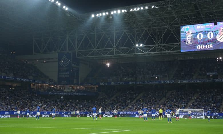 احتجاج لاعبي ريال أوفييدو وإسبانيول (المصدر gettyimages)