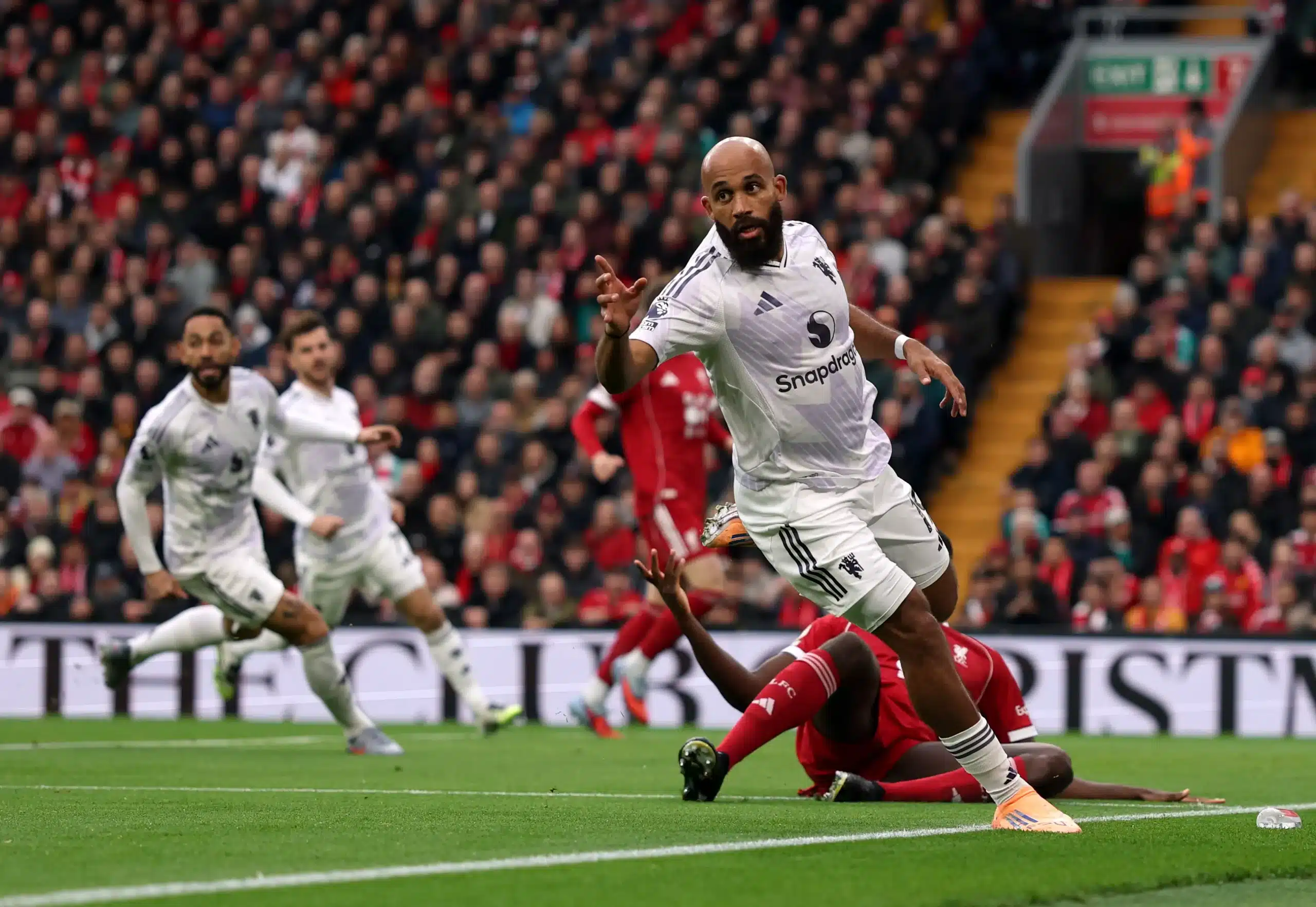 بريان مبويمو - مانشستر يونايتد ضد ليفربول