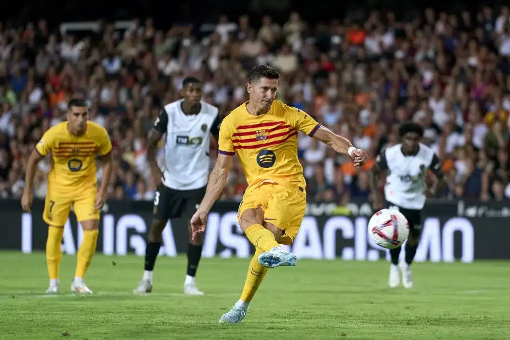 كم ضربة جزاء حصل عليها برشلونة 2025/2026؟