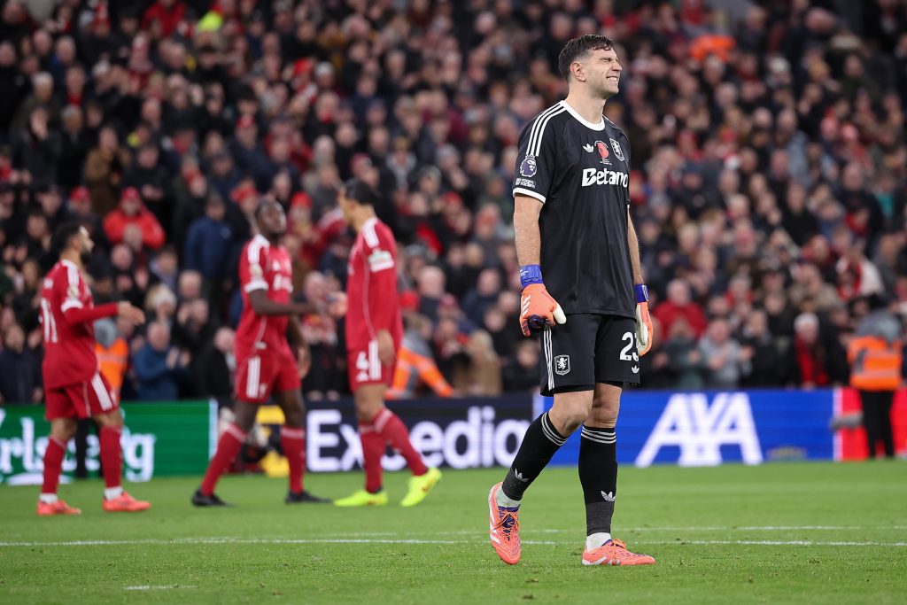 إيميليانو مارتينيز ضد ليفربول - المصدر: gettyimages