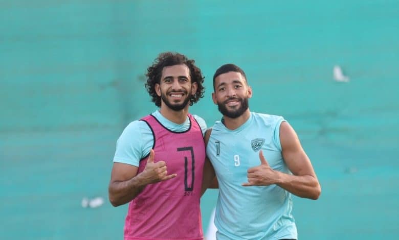 عبد الله الرفاعي وطارق تيسودالي- المصدر: حساب رابطة المحترفين الإماراتية