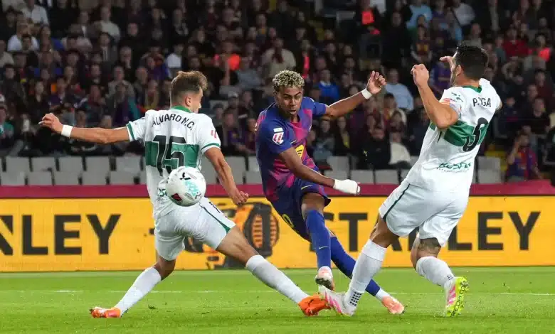 تشكيل برشلونة ضد ألافيس بالجولة 14 في الدوري الإسباني 2025-26