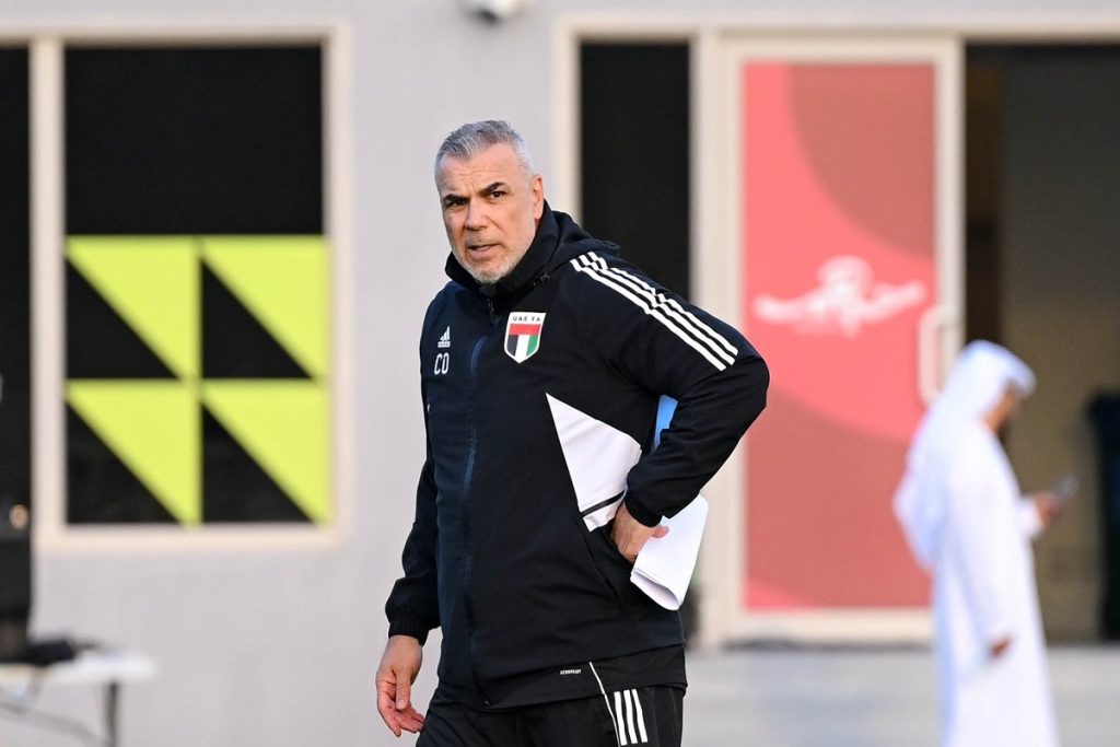 كوزمين أولاريو - المصدر: الحساب الرسمي لمنتخب الإمارات