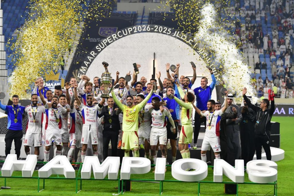 تتويج الشارقة بكأس سوبر إعمار- المصدر: حساب رابطة المحترفين الإماراتية