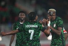 فيكتور أوسيمين - أديمولا لوكمان - نيجيريا ضد موزمبيق (المصدر: Getty Images)