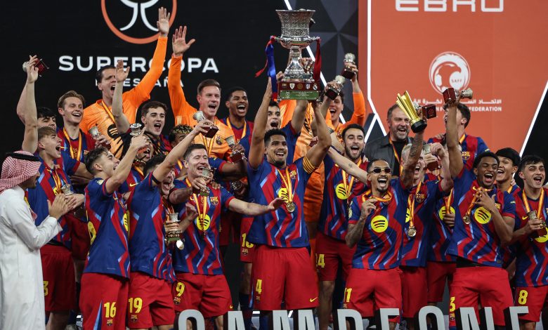 تتويج برشلونة بالسوبر الإسباني - المصدر (Getty images)