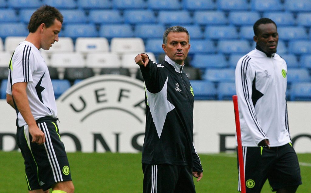 جوزيه مورينيو - مايكل إيسيان - جون تيري - المصدر (Getty images)