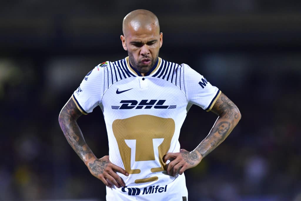Dani Alves Pumas Barcelona