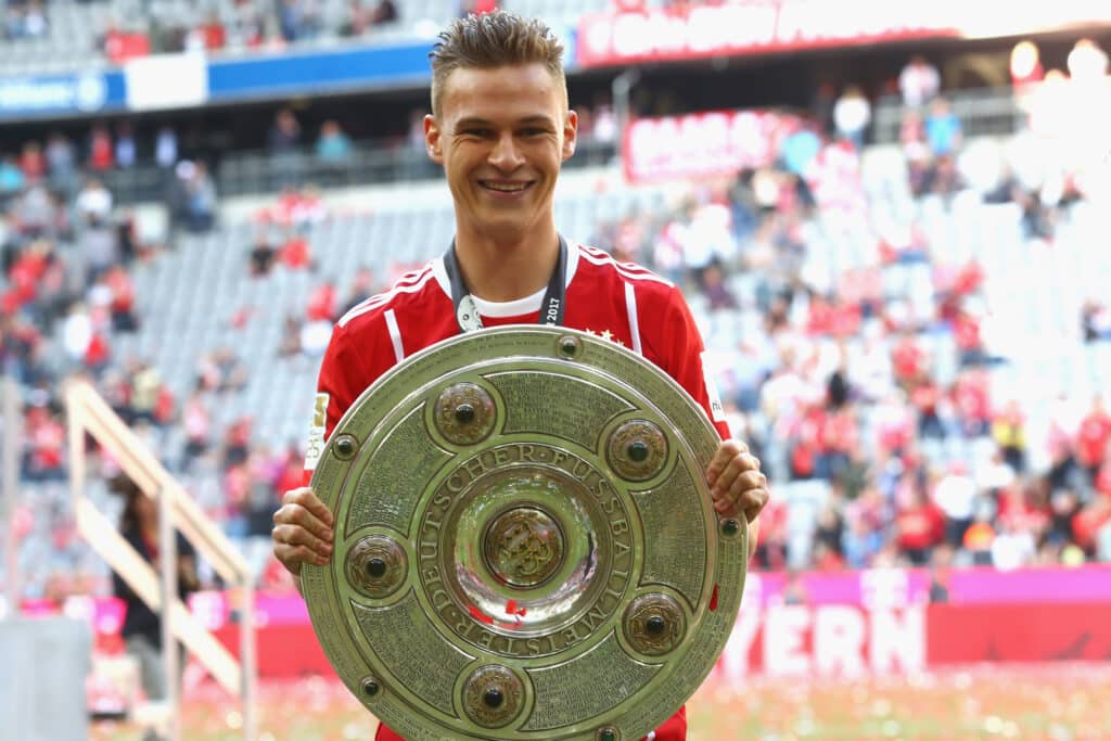 Joshua Kimmich se ha transformado en uno de los jugadores más emblemáticos del Bayern Múnich: lo ha ganado absolutamente todo.  (Photo by Alexander Hassenstein/Bongarts/Getty Images)