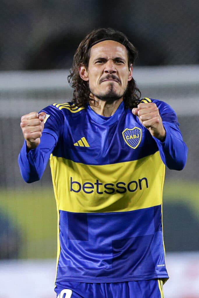 Cavani festejando un gol: buscará repetir en el Boca vs San Lorenzo