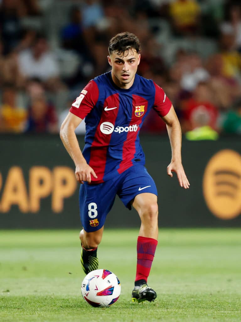 Pedri podría ser clave en el esquema del Barcelona en la generación del juego ofensivo. (Photo by David S.Bustamante/Soccrates/Getty Images)