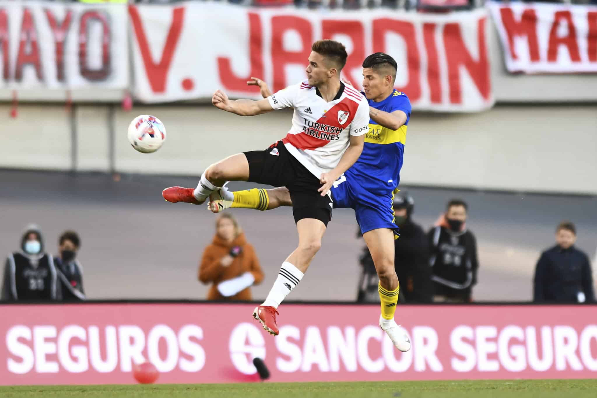 River vs. Boca se miden en el Superclásico del fútbol argentino