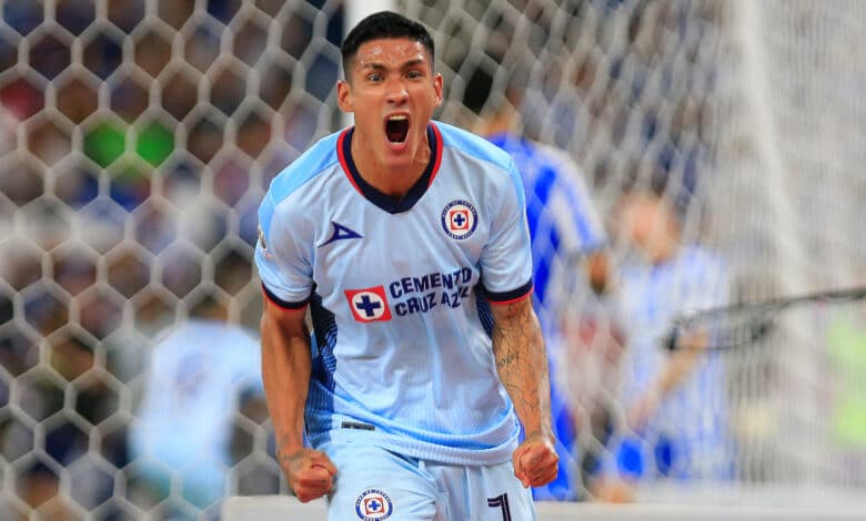Uriel Antuna con Cruz Azul