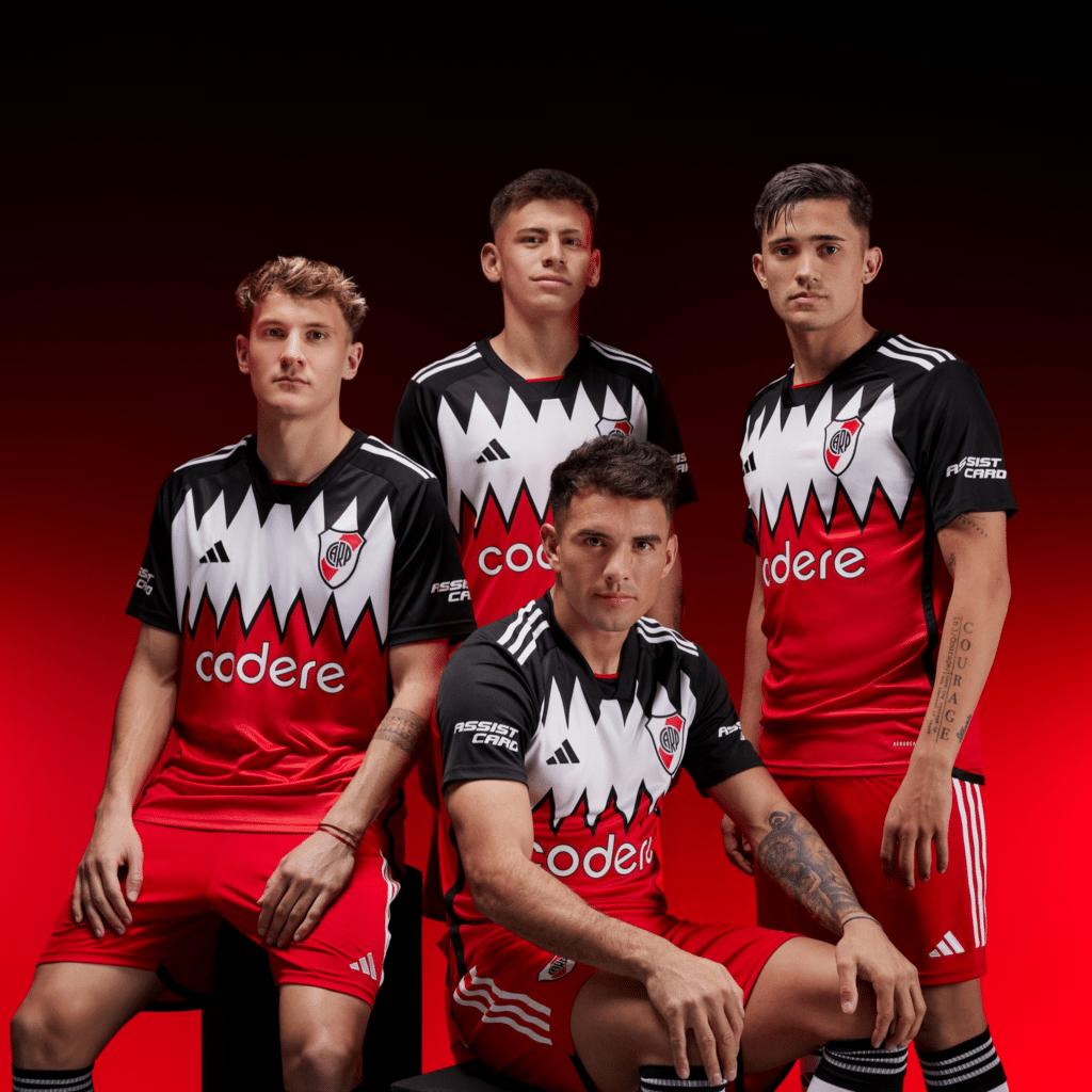 Camiseta de River alternativa