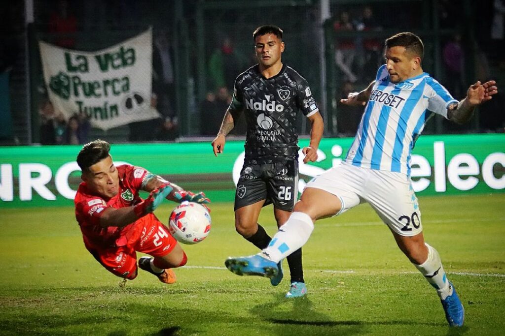 Sarmiento vs Racing