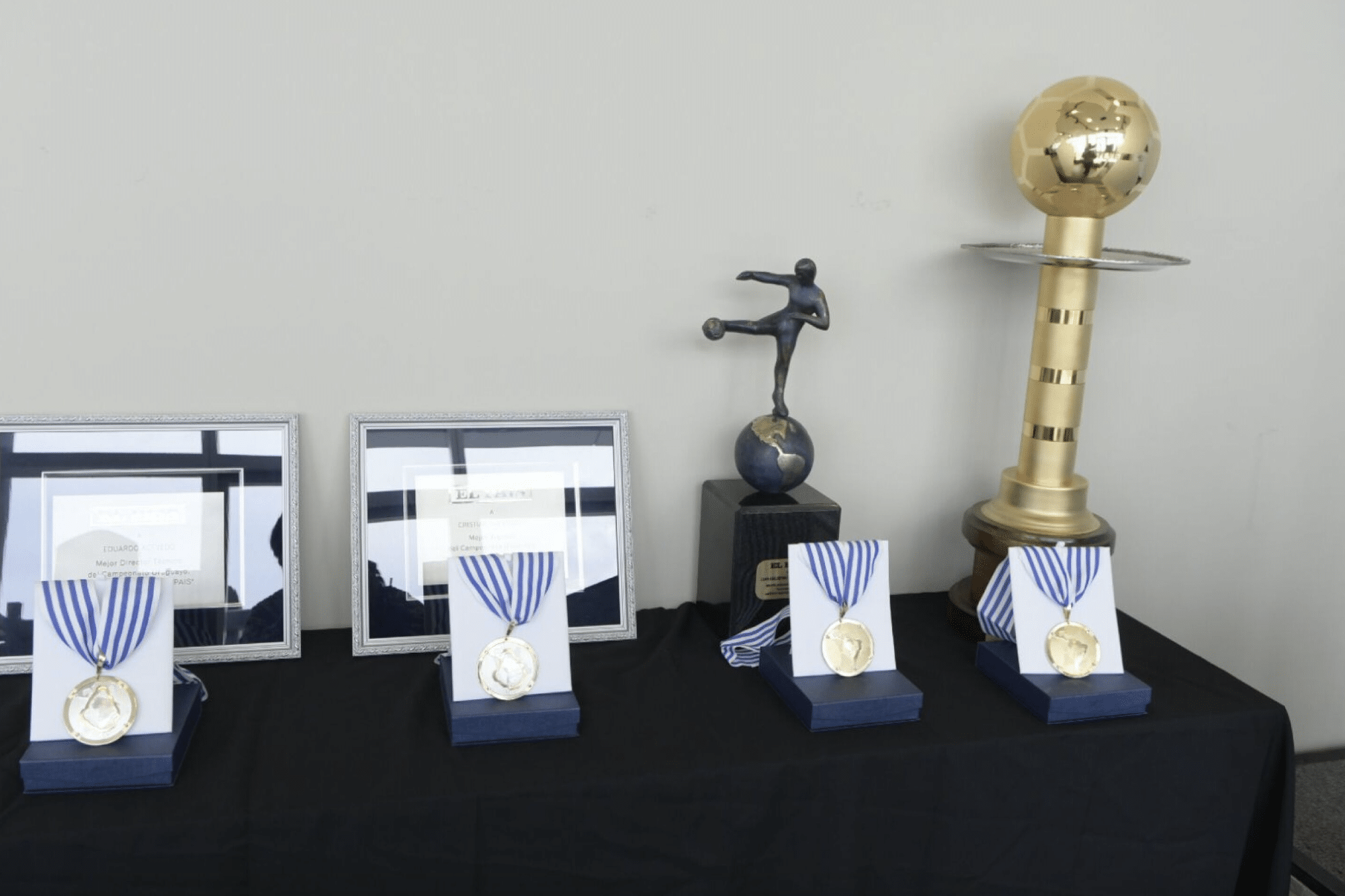 Premios El País 2023, a la espera de conocer a sus nuevos dueños.