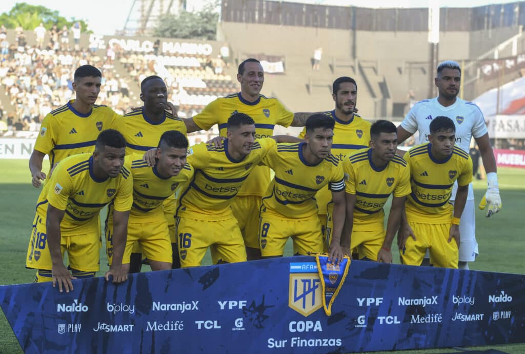 Boca igualó en el debut