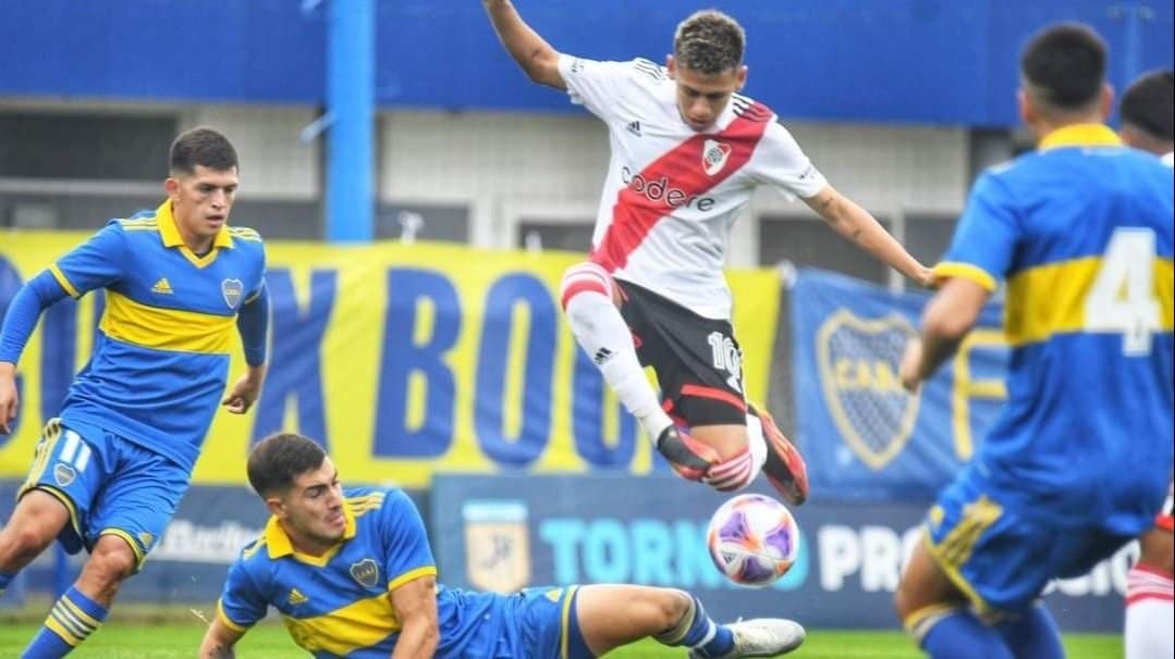 Claudio Echeverri vs. Boca