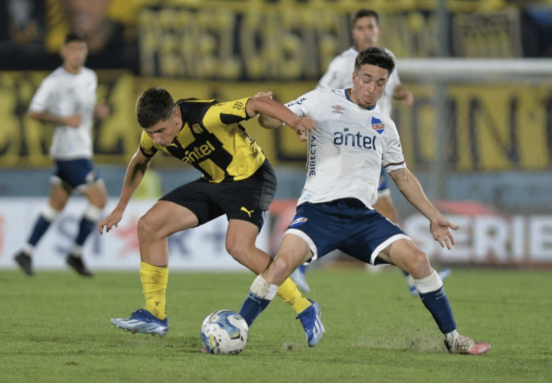 Peñarol vs. Nacional, clásico de los más picantes del fútbol mundial.