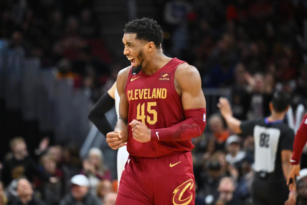 lakers vs Cleveland Donovan Mitchell nba