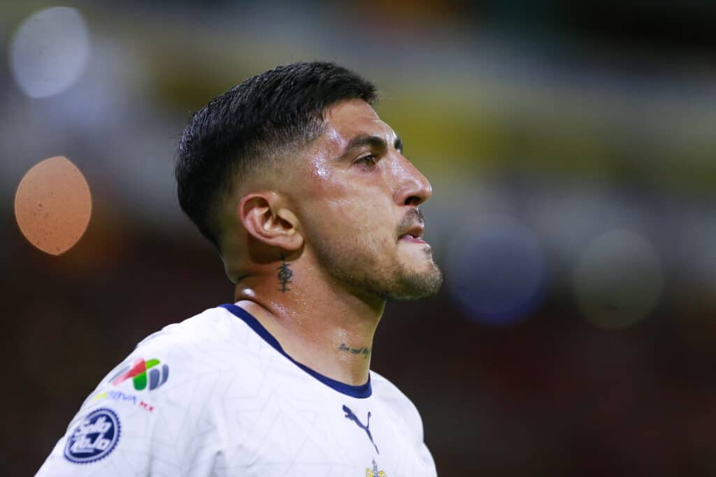 Posiciones de Chivas Liga MX Víctor Guzmán