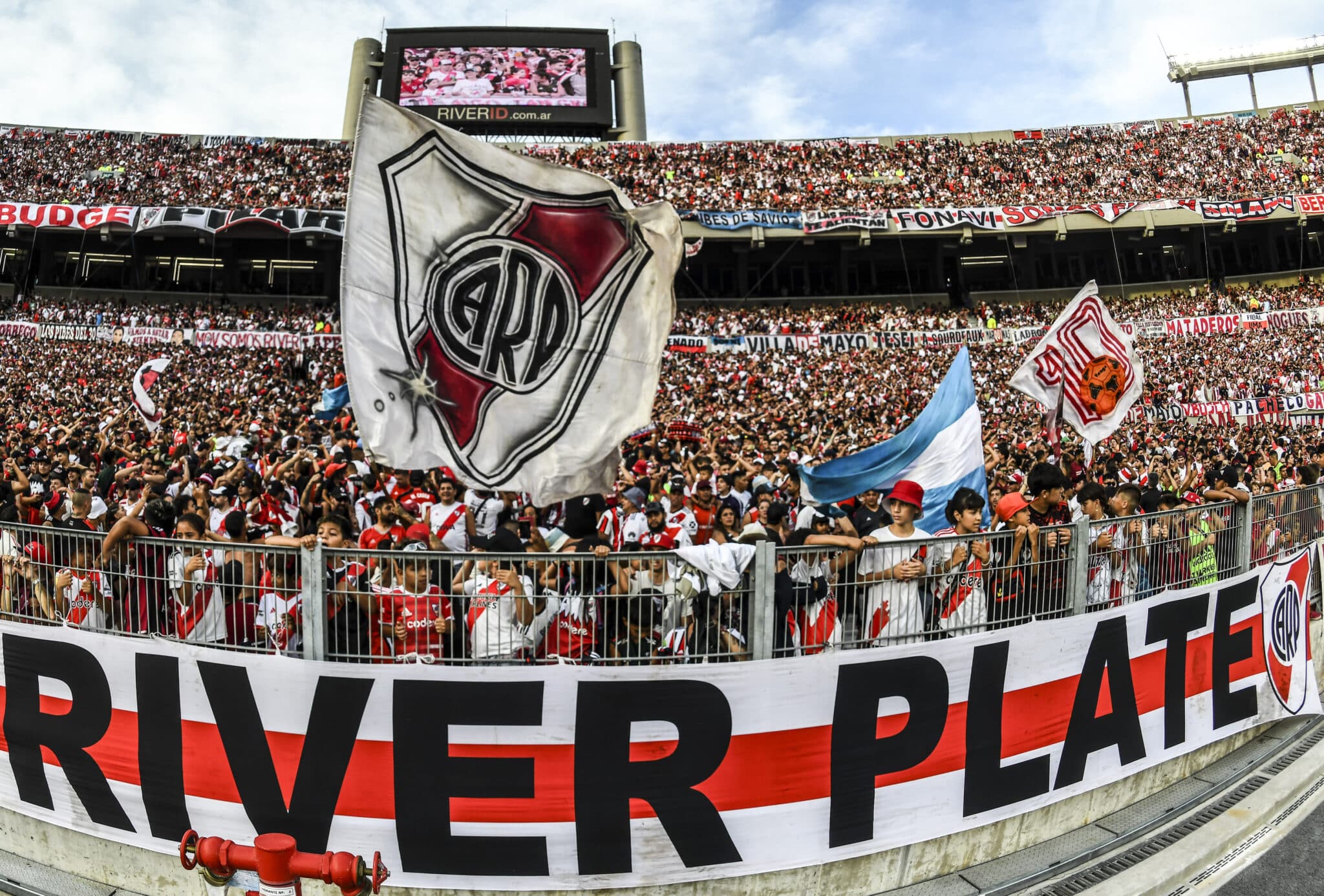 River enfrenta a Boca en Córdoba en busca de sumar una nueva victoria en un mata-mata.
