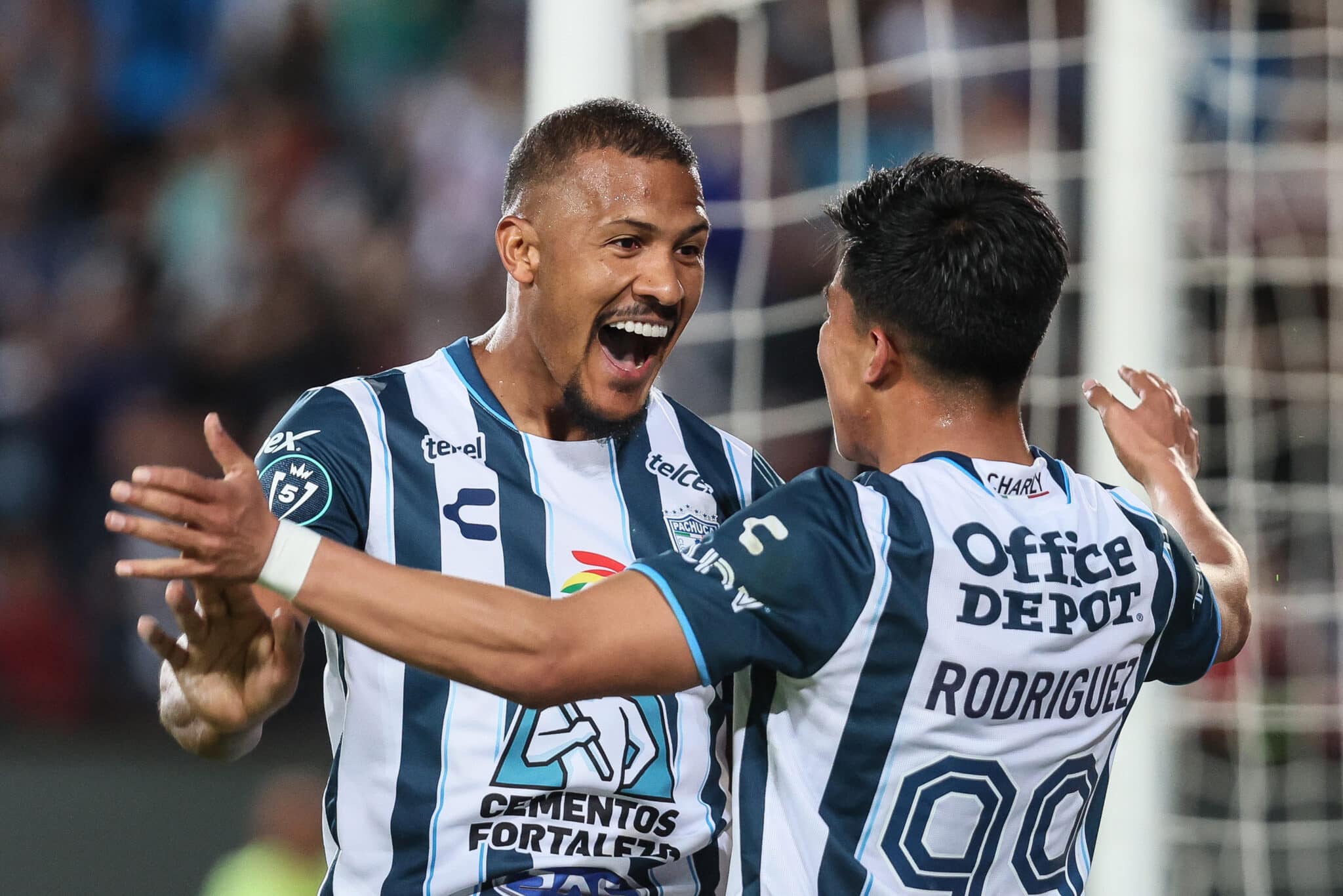Salomón Rondón celebra un gol en partido de la Concachampions 2024. Pachuca busca ganar Pachuca vs Herediano concacaf Salomón Rondón Liga MX Chivas vs Pachuca final de la concachampions Pachuca vs Columbus Pachuca vs New York RB