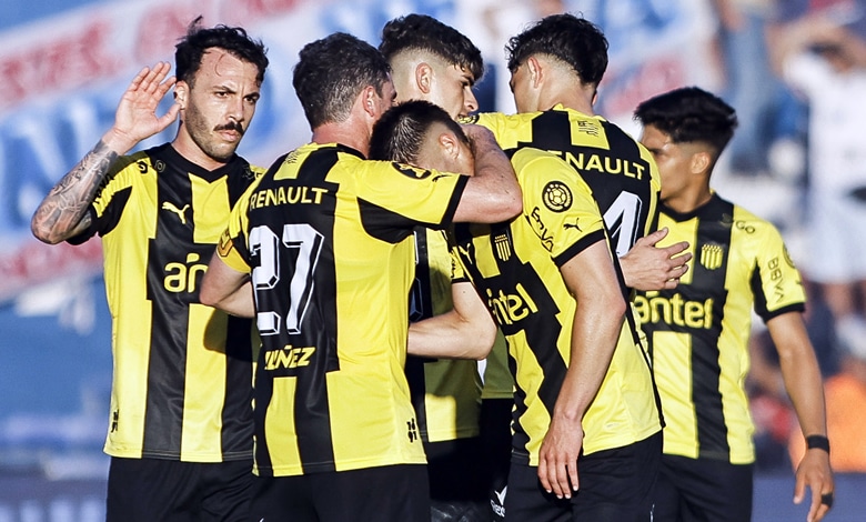 Peñarol aplastó a The Strongest y casi que se metió en Cuartos de Final de la Copa Libertadores.