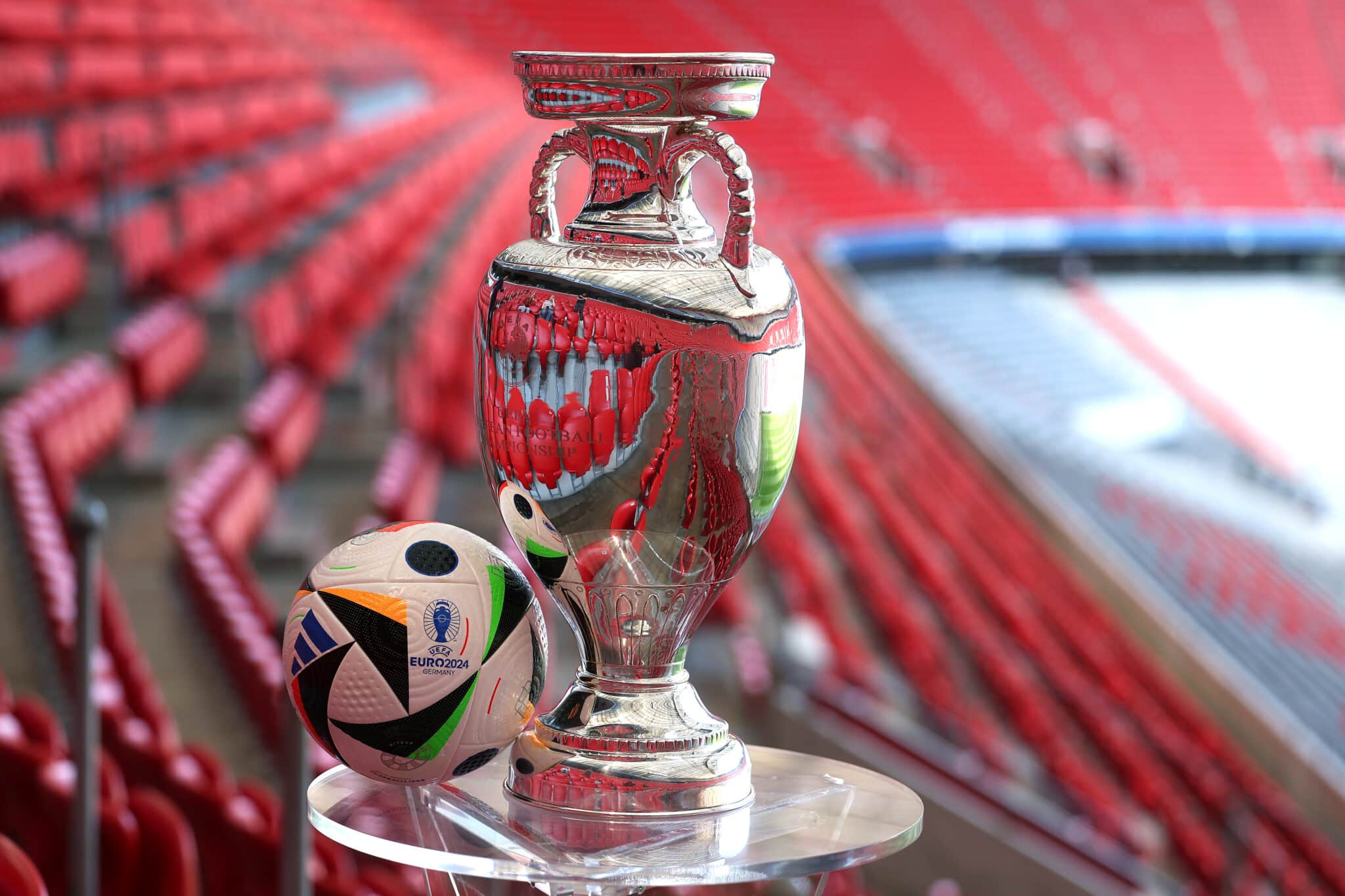 Eurocopa Alemania 2024 balón trofeo Turquía vs Portugal