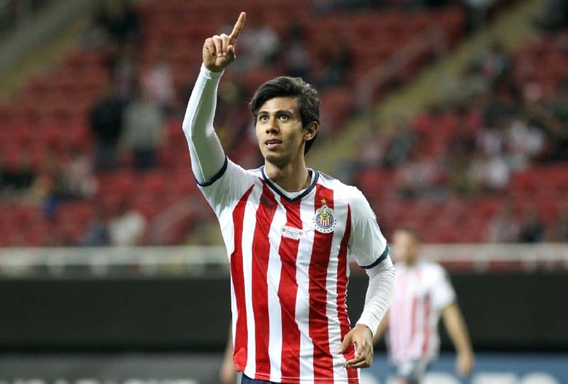 José Juan Macías en Chivas de Guadalajara, vía Getty Images