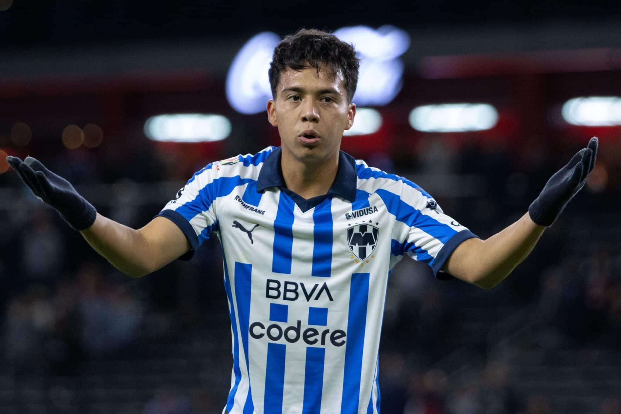 Víctor "Chespi" López con Rayados de Monterrey en Liga Mx