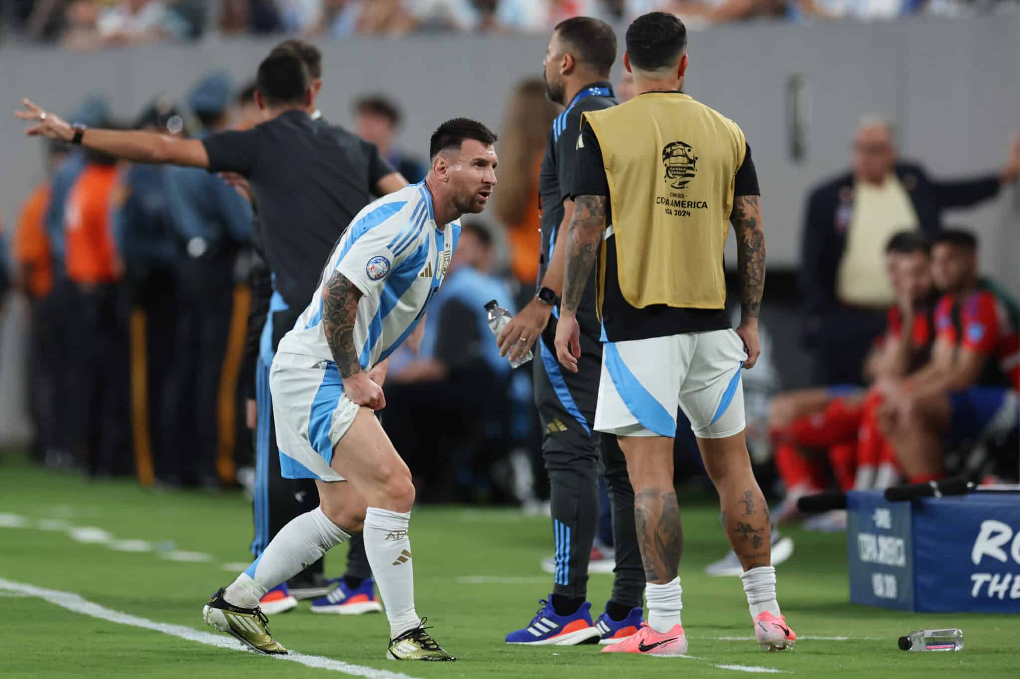 Lionel Messi se lesionó vs. Chile y no podrá estar ante Perú.