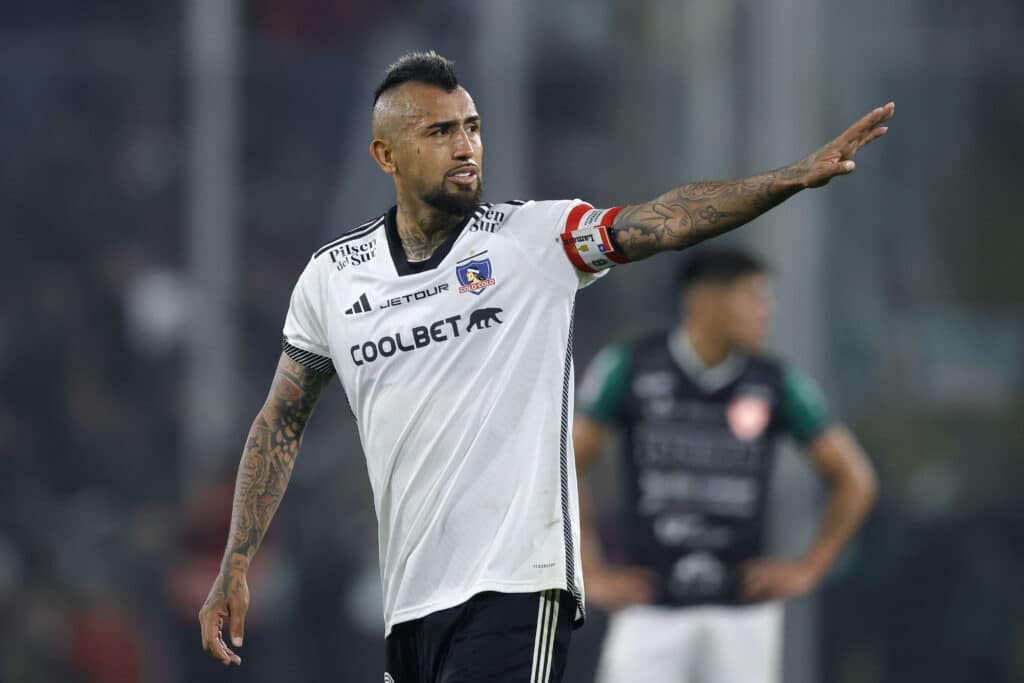 Se espera que Arturo Vidal sea titular en el Colo Colo vs Universitario. Foto: Photosport.