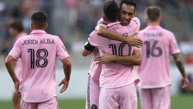 Lionel Messi del Inter Miami celebra con Sergio Busquets después de anotar su primer gol en la Leagues Cup 2023. Puebla vs Inter Miami