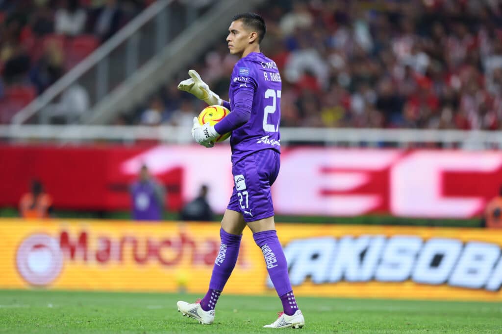 Chivas vs Atlas.(Photo by Simon Barber/Getty Images)
