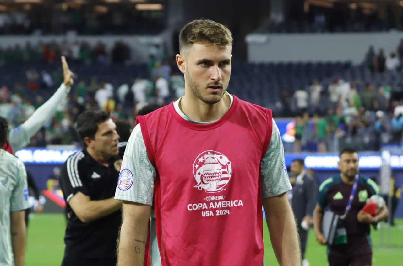 Santiago Giménez es considerado en el listado de los mejores jugadores de la CONCACAF