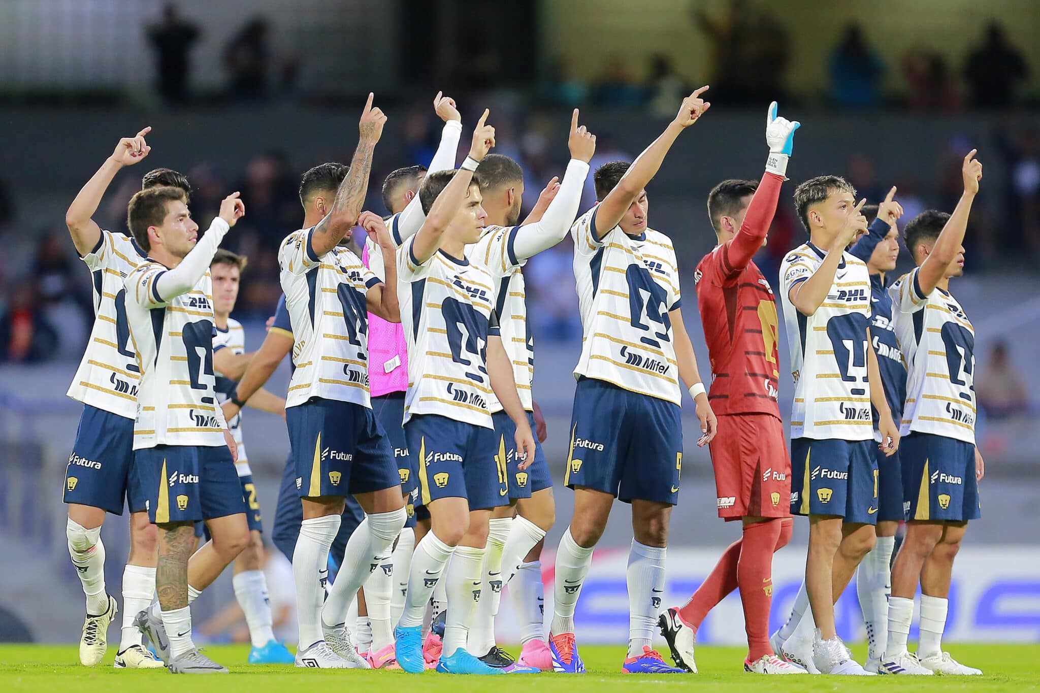 Jugadores de Pumas festejan su victoria ante Pachuca en el Apertura 2024 de a Liga MX jugado en el Estadio Olímpico Universitario Pumas vs Austin Monterrey vs Pumas Atlas vs Pumas