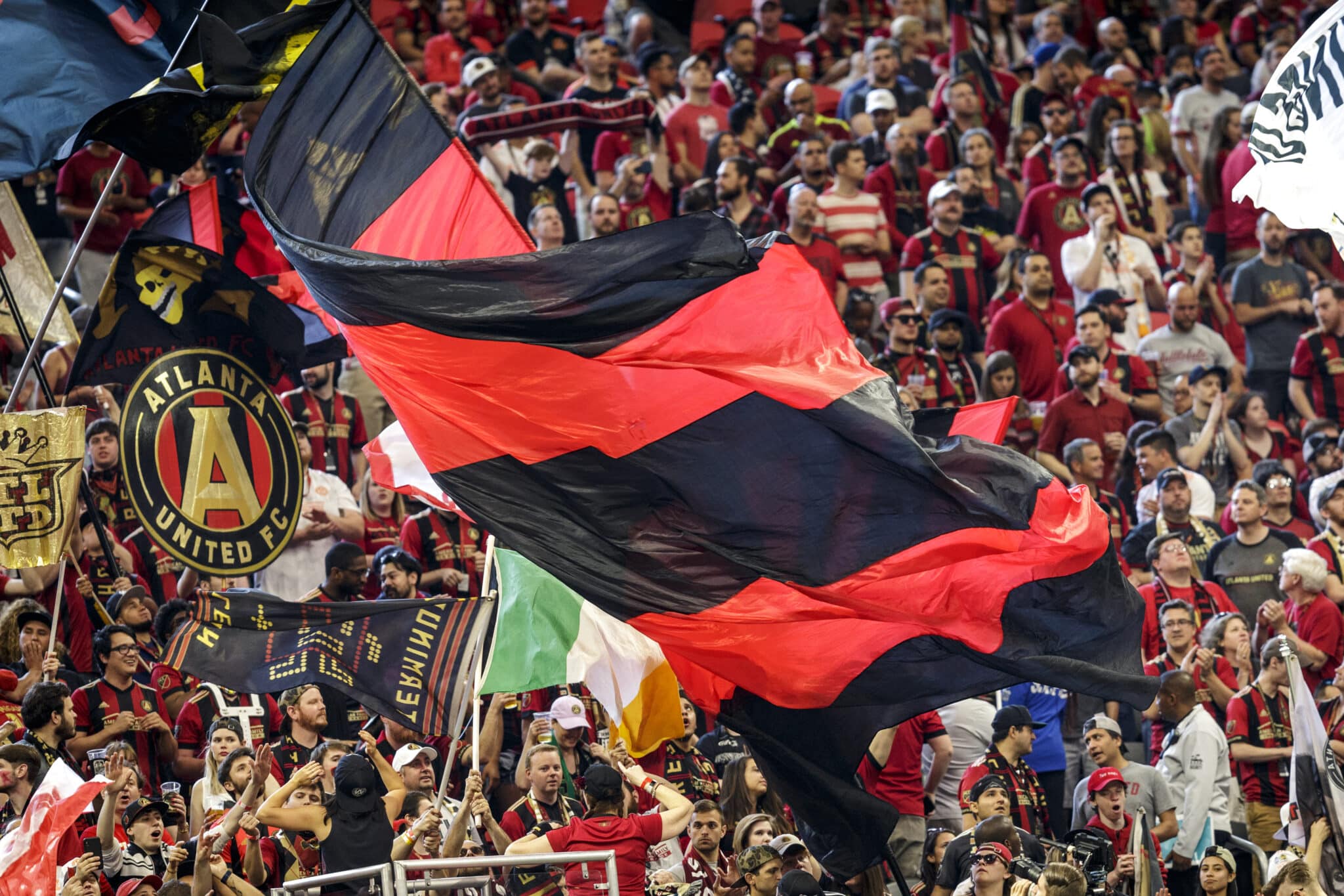 aficionados del Atlanta United en un partido ante Montreal Impact en el Mercedes-Benz Stadium mls all-stars vs liga mx all-stars