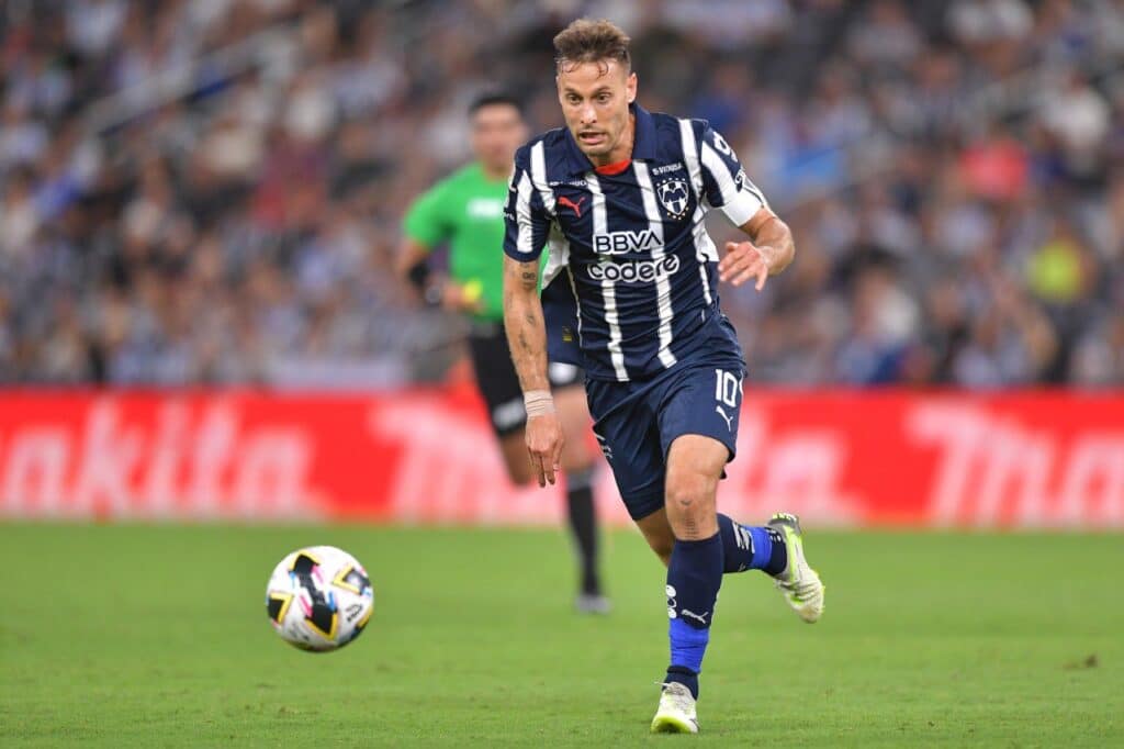Sergio Canales de Rayados de Monterrey durante un juego del Apertura 2024 de la Liga MX. Monterrey vs Austin Puebla vs Monterrey Tijuana vs Monterrey Monterrey vs Toluca