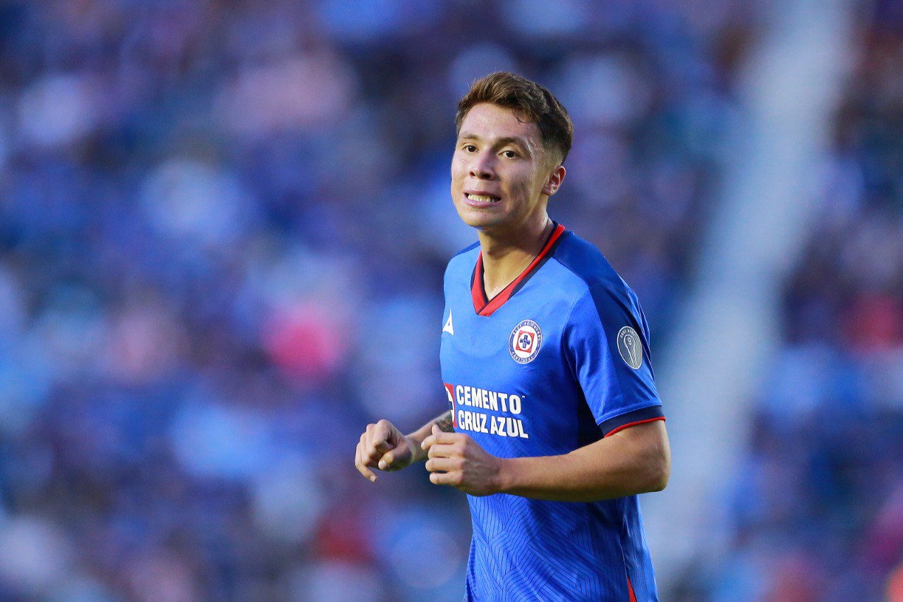 Rodrigo Huescas con Cruz Azul