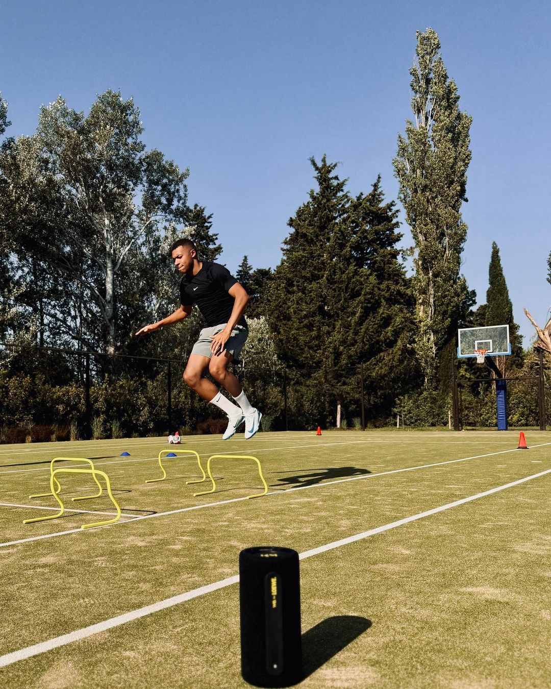 Kylian Mbappé se entrenará solo hasta el miércoles. Luego, se unirá al primer equipo. (@k.mbappe)