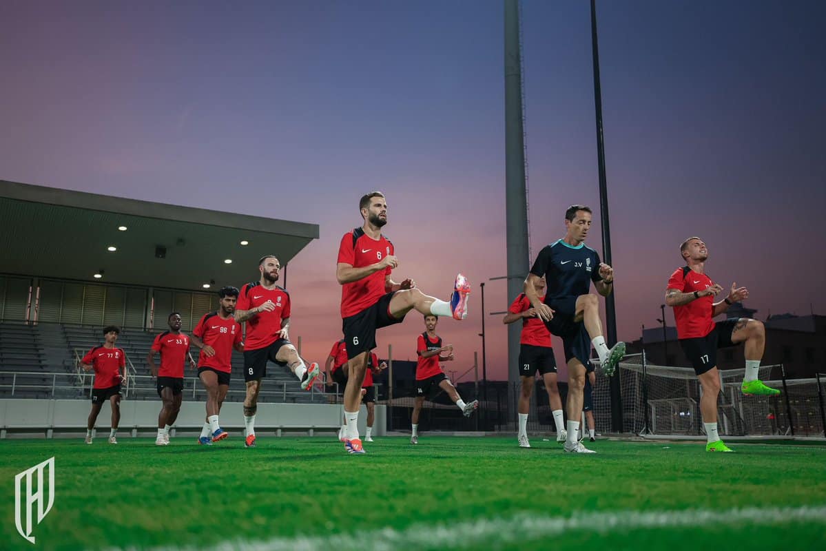 Al Qadsiah entrenamiento figuras
