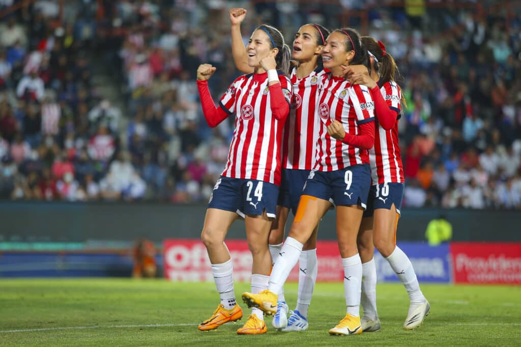 Alicia Cervantes celebra su gol en el partido de Pachuca vs Chivas del Torneo Grita Mexico Clausura 2022 de la Liga MX Femenil. Chivas vs Cruz Azul
